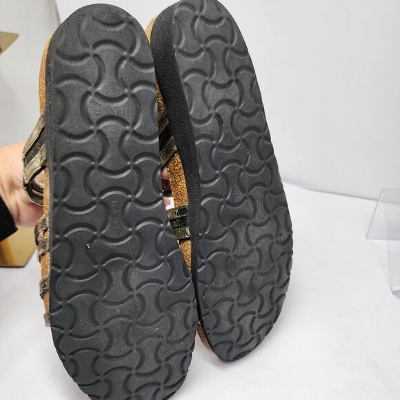 Naot Womens 8 Metallic Strappy Leather Sandals Size 39 Rhinestone rings - Picture 9 of 10